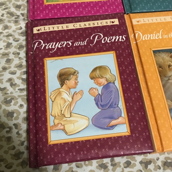 Little classics short story books π - Picture 2 of 5